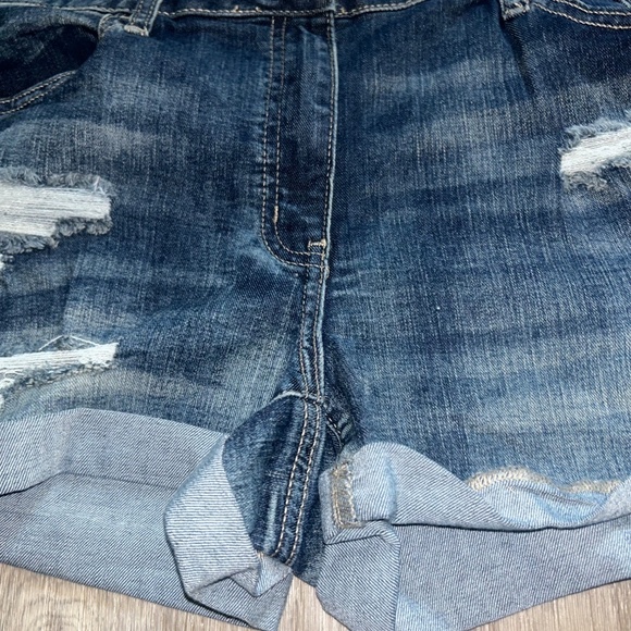 SO low rise size 17 blue jean shorts - Picture 2 of 7